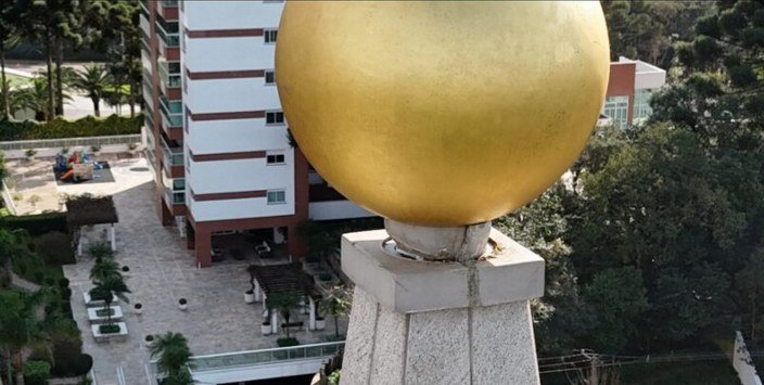 The gilded sphere of the pinnacle, seen from above